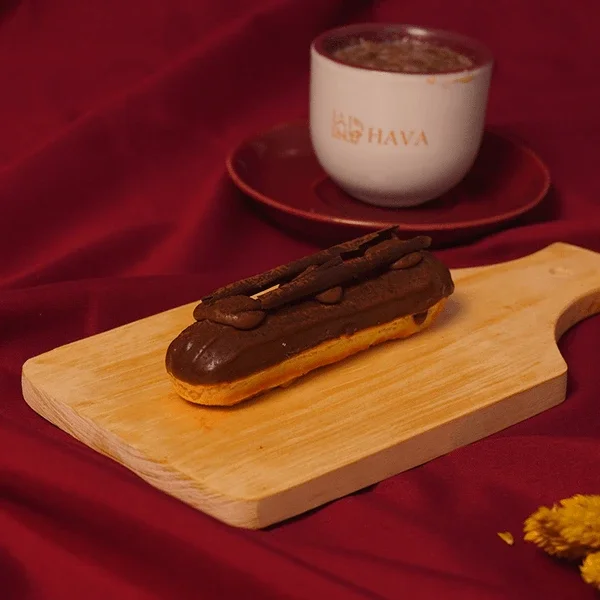 Éclair Chocolate Cake